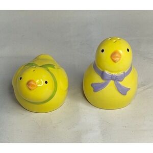 Ceramic Yellow Chick Salt and Pepper Shakers Bows chirping‎ Spring Kitchen Deco